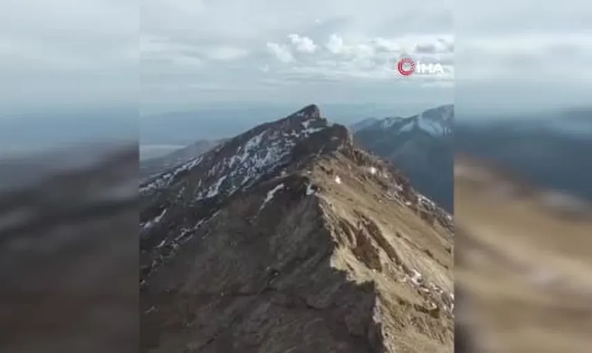 İspiriz Dağı'nda 3 bin 600 rakımda dokuz dağcının zirve başarısı