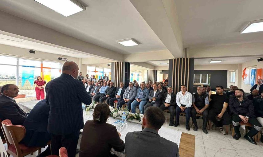 Kars'ta teşkilat hareketi: AK Parti 7 ilçede danışma meclisiyle yol haritasını şekillendirdi