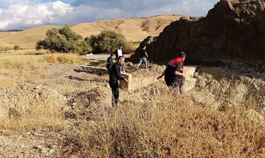 Kuraklık tehdidine karşı Yüksekova'da Nehil Sazlığı'na tankerlerle su taşındı
