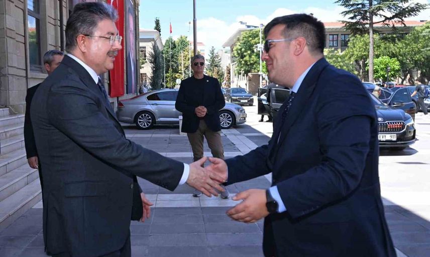 Adalet bakan yardımcısı Tuncay’dan Eskişehir valiliğine nezaket ziyareti