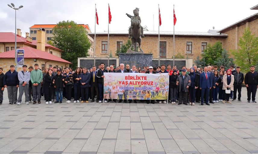 Bayburt'ta yürüyüş ve sporla kuşaklar arası dayanışma güçlendirildi