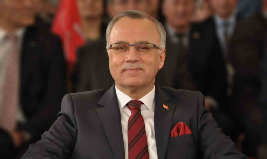 MHP Salihli’de yönetim değişti: Zeki Kayda ilçe başkanı olarak atandı