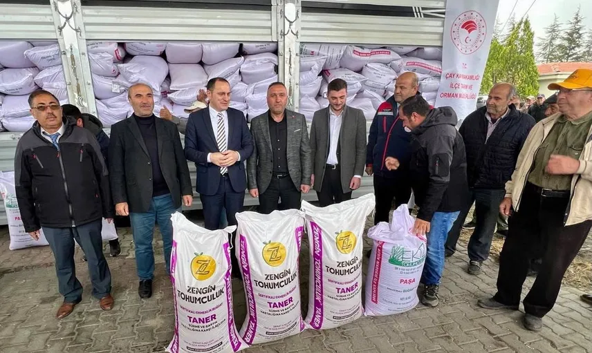 Çay'da çiftçiye nefes: yüzde 50 hibeli 56 ton buğday tohumu dağıtıldı