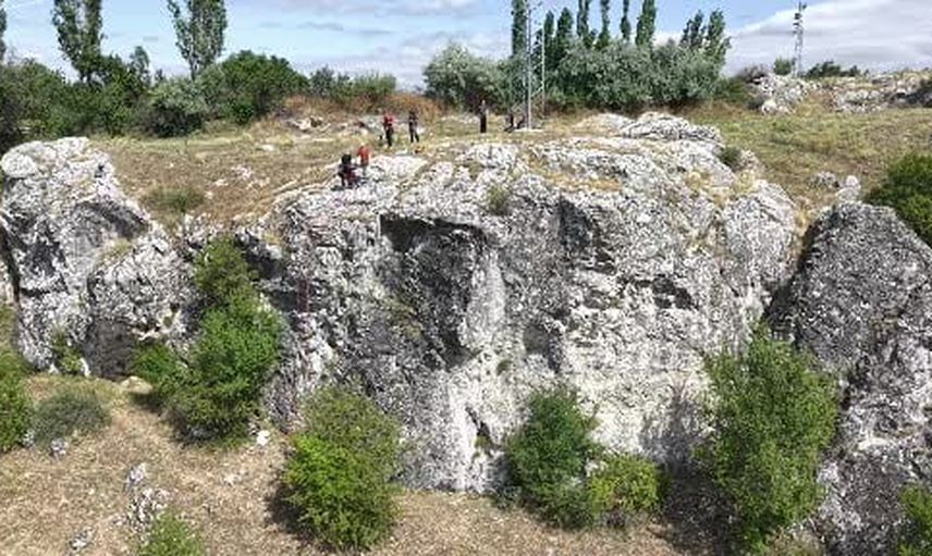 Çorum'un küçük dağcısı: 7 yaşındaki Deniz babasıyla güvenli rotaları zorluyor