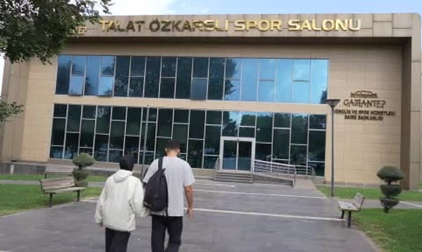 Eşinin desteğiyle Brezilya'da zafere ulaşan Gaziantepli karateci