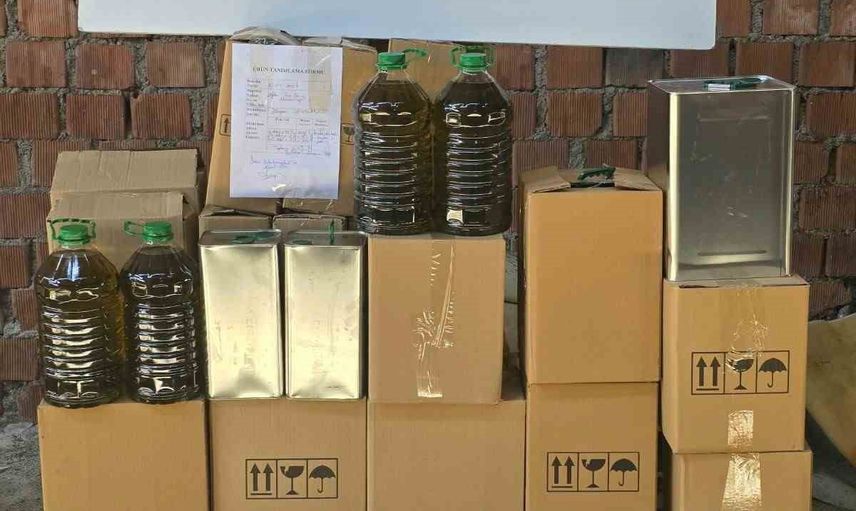 Etiketsiz yağ operasyonu: Aydın'da 7 bin 922 teneke ve 2,7 milyon liralık stok ele geçirildi