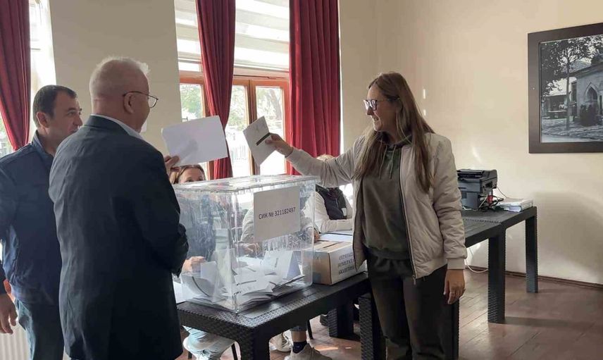 Kırklareli'de yaşayan çifte vatandaşlar Bulgaristan cumhurbaşkanlığı seçimi için sandık başında