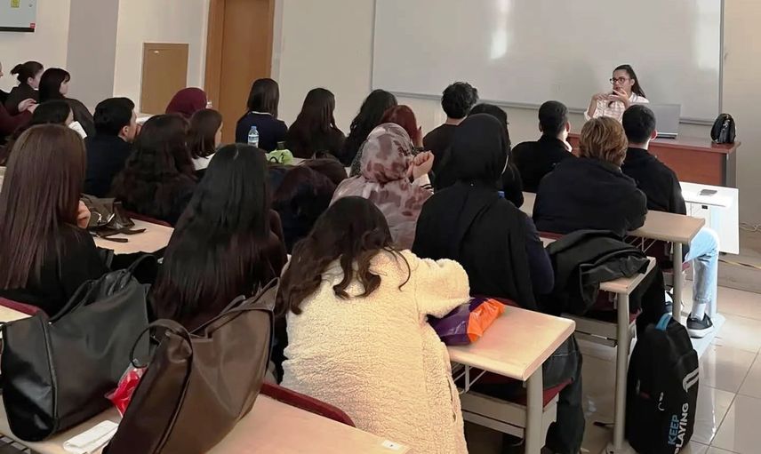 Kütahya'da genç kadınlara saygılı yaşam ve güvenli ilişkiler eğitimi