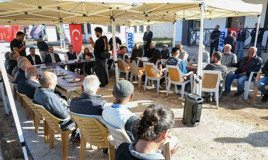 Burmageçit'te 11 aile yeni yuvaya kavuştu