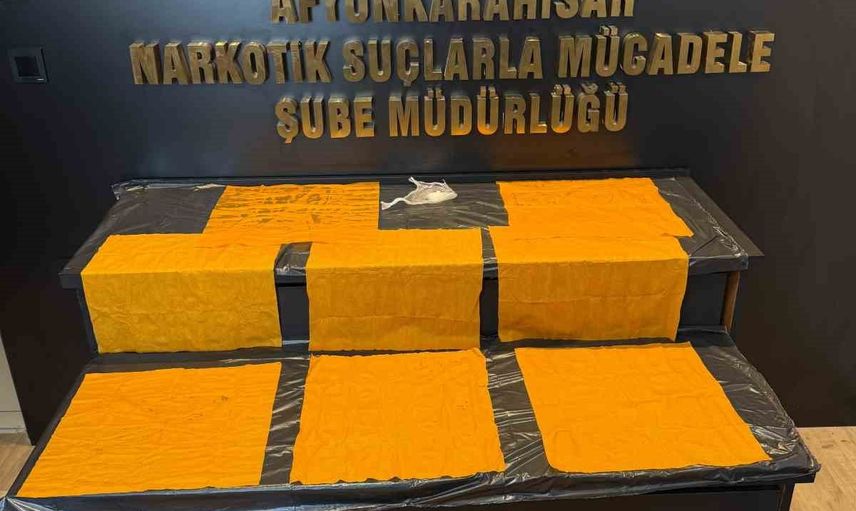 Peçeteye emdirilmiş uyuşturucuyla yakalandı: 17 bin 600 kullanımlık madde ele geçirildi