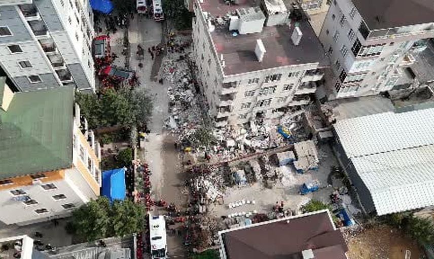 Maltepe'de çökme sonrası arama kurtarma çalışmaları dron kamerasında