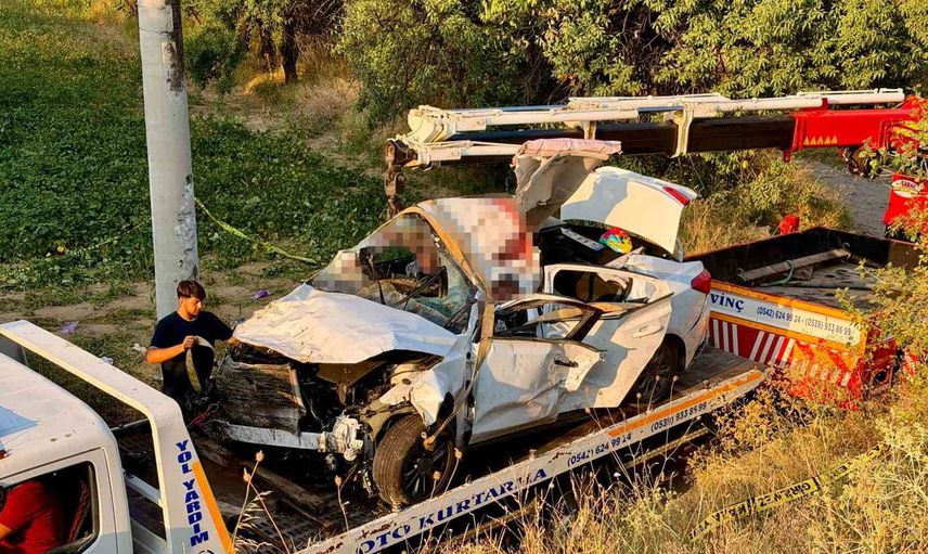 Sultandağı'nda şarampole devrilen otomobilde 2 kişi hayatını kaybetti