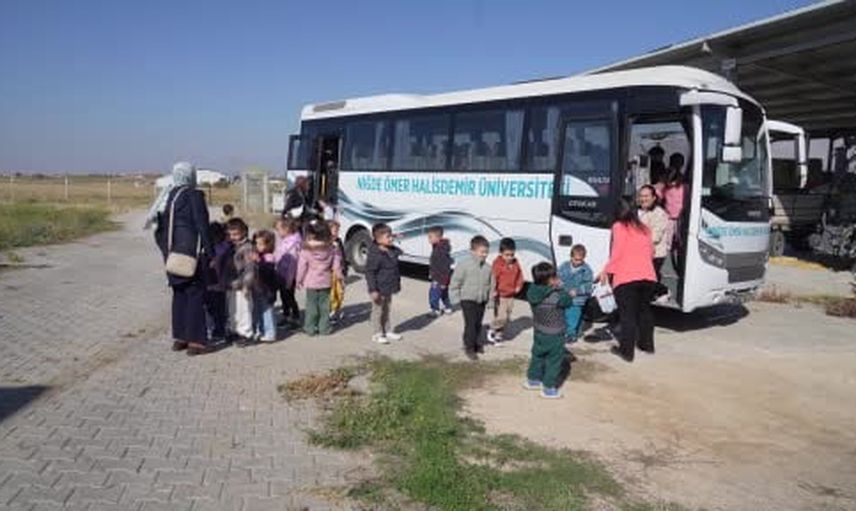 Anaokulu öğrencileri Niğde'de tarım ve hayvancılığın üretim aşamalarını öğrendi