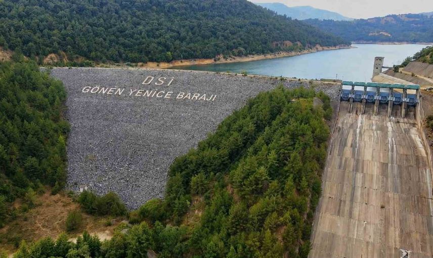 Sıcakların etkisiyle Gönen-Yenice barajında su seviyesi belirgin düştü
