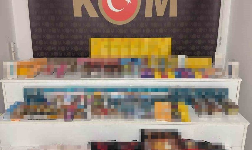 Kocaeli'de mutfakta saklanan skank ve binlerce kaçak ürünle 14 kişi gözaltında