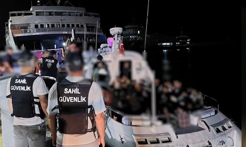 Çanakkale merkezli ağ çökertildi: Yunanistan'a göçmen kaçakçılığı yapan 15 kişi tutuklandı