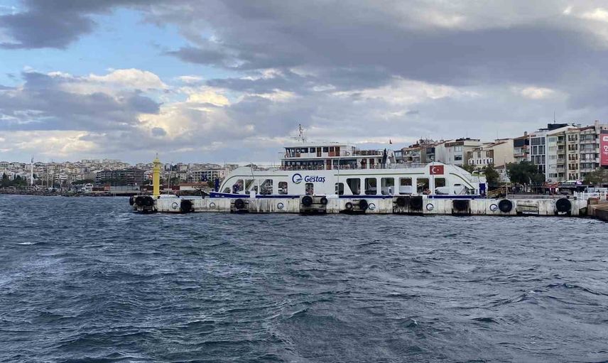 Kuzey Ege'deki olumsuz hava Bozcaada ve Gökçeada seferlerini etkiledi