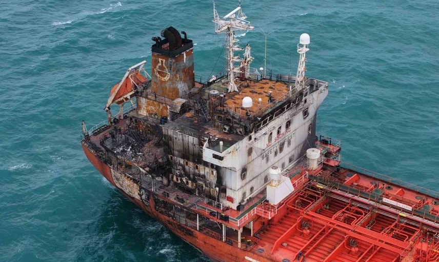 Beş gün sürüklendikten sonra karaya oturan Hong Kong bandıralı tanker Alaçam'da ilgi odağı oldu