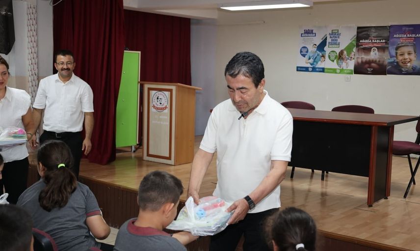 Bünyan'da öğrencilerin yüzünü güldüren kırtasiye desteği