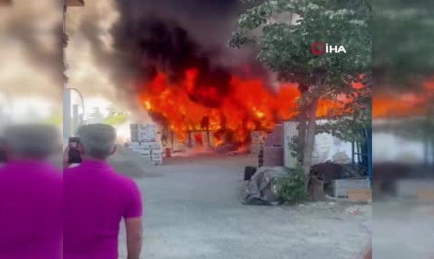 Tuzla'da konteyner yerleşkesinde itfaiye seferberliği