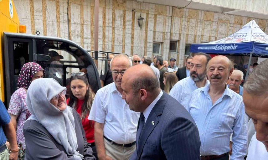AK Parti'nin 25. yıl dönümünde Eskişehir'de vefat eden üyeler için mevlit okundu
