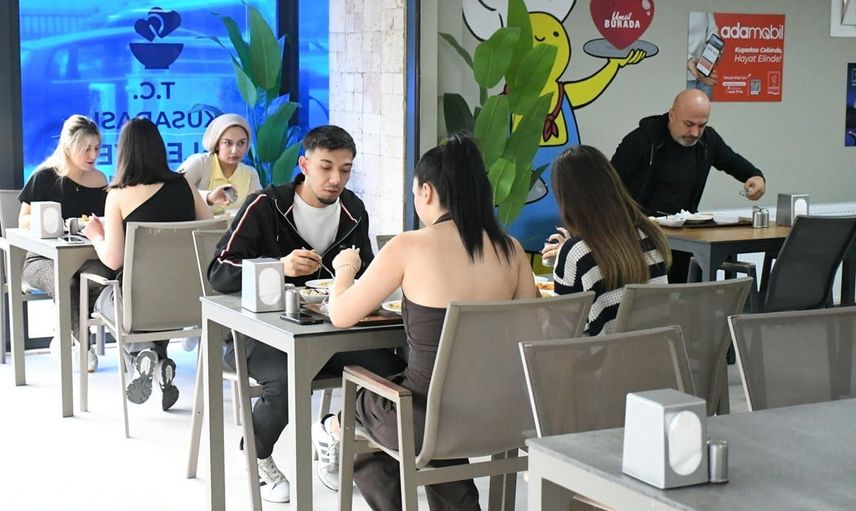 Kuşadası'nda uygun ve dengeli öğün sunan kent lokantası günde 500 kişiyi konuk ediyor