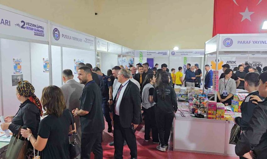 Vezirköprü'de kitap şöleni kapılarını açtı