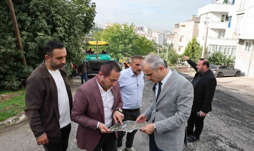 Çayırova'da 2,8 kilometrelik üstyapı yenileme çalışması sürüyor