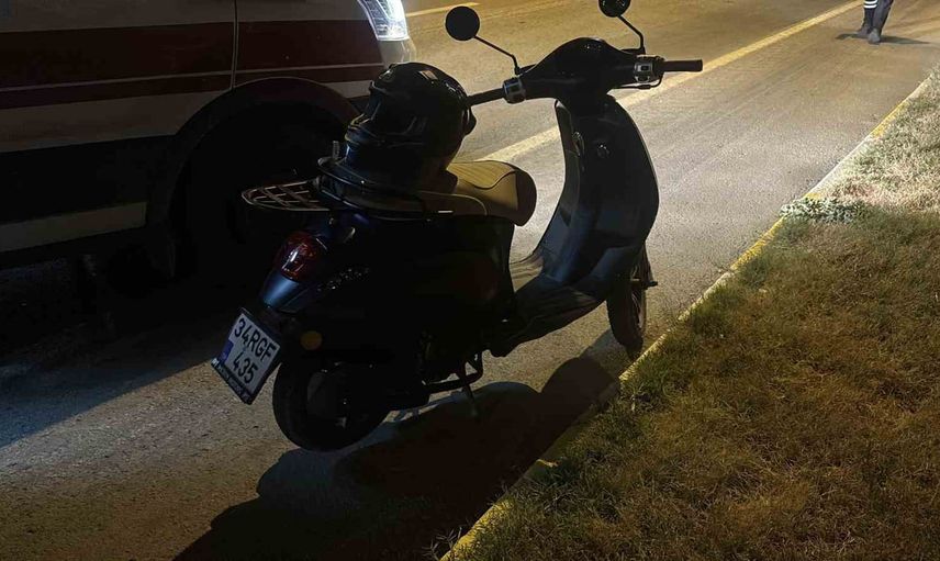 Edirne'de Trakya Üniversitesi mevkiinde motosiklet çarpışması: sürücü hastaneye kaldırıldı