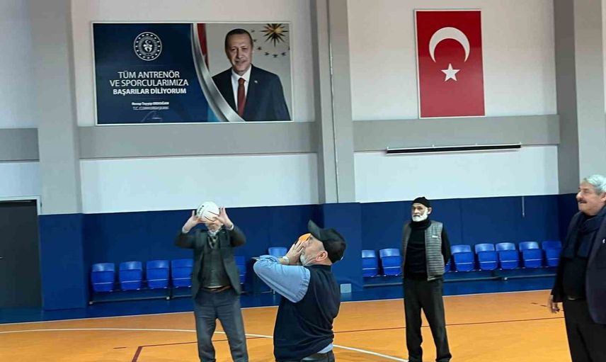 Yıllara meydan okuyan sporcular Pazaryeri'nde sahaya çıktı