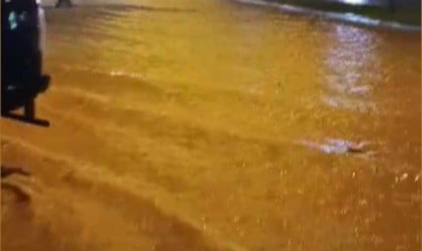 Kahramanmaraş'ta akşam yağmuru alt bölgeleri suya boğdu