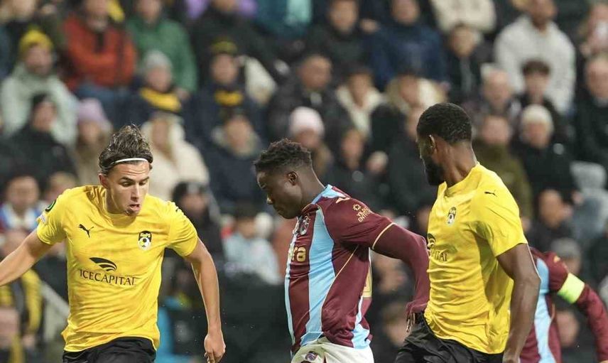 sahada iki net vuruş: Trabzonspor devreyi 2-0 önde tamamladı