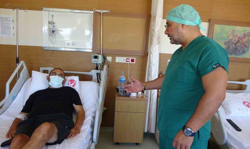 Eşinin böbreğini verdi, birkaç gün içinde refakatçi oldu