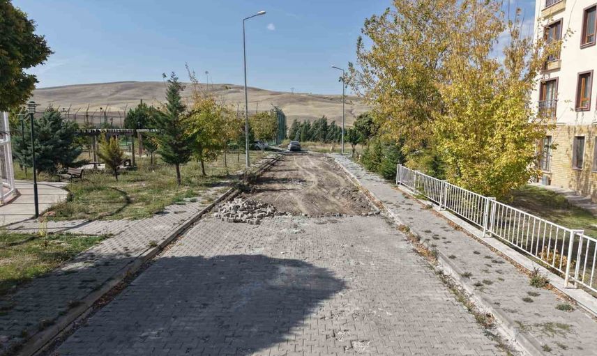 Yakutiye Mahallesi'nde ulaşımı iyileştirecek TOKİ yolu yapımına başlandı