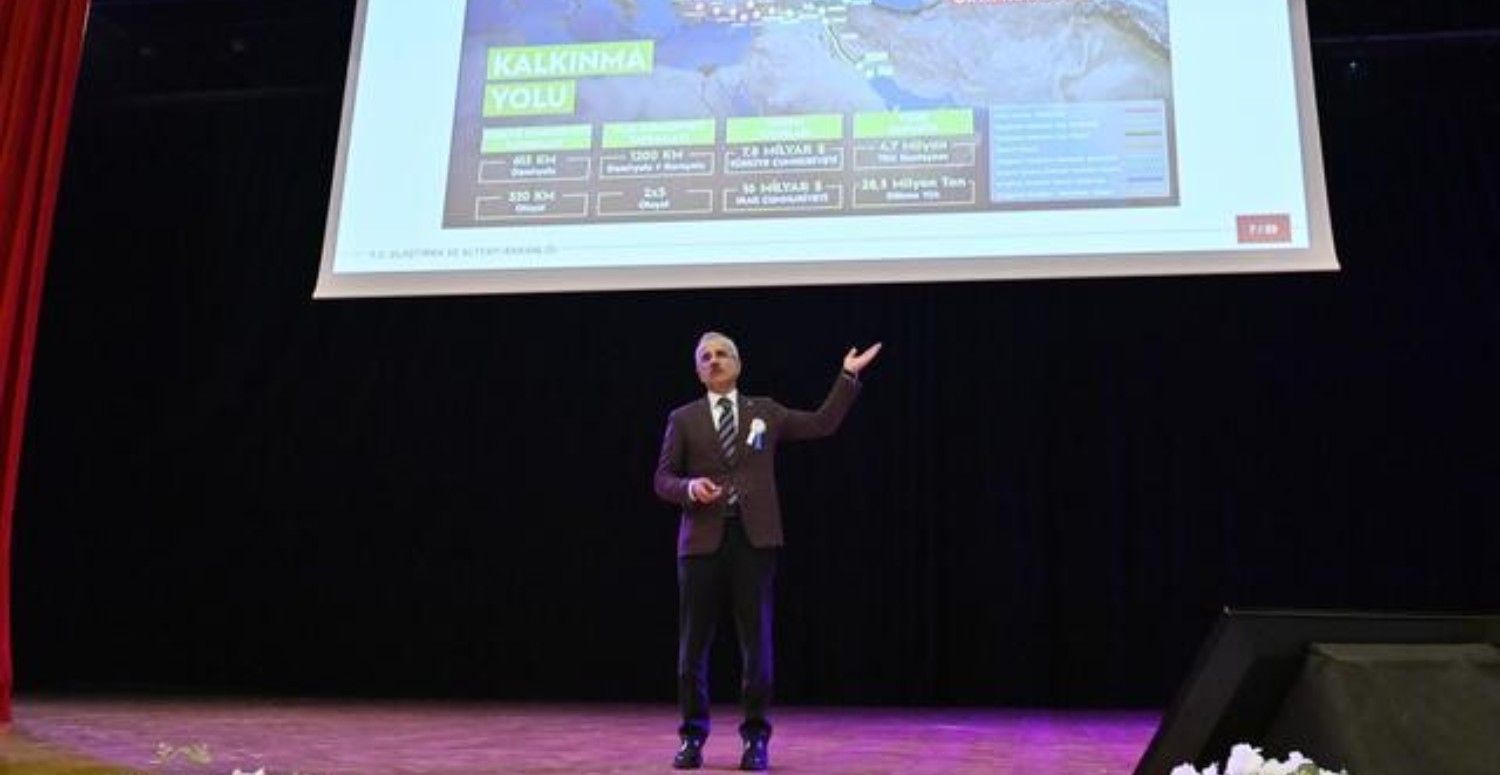 Ulaştırma ve Altyapı Bakanı Abdulkadir Uraloğlu