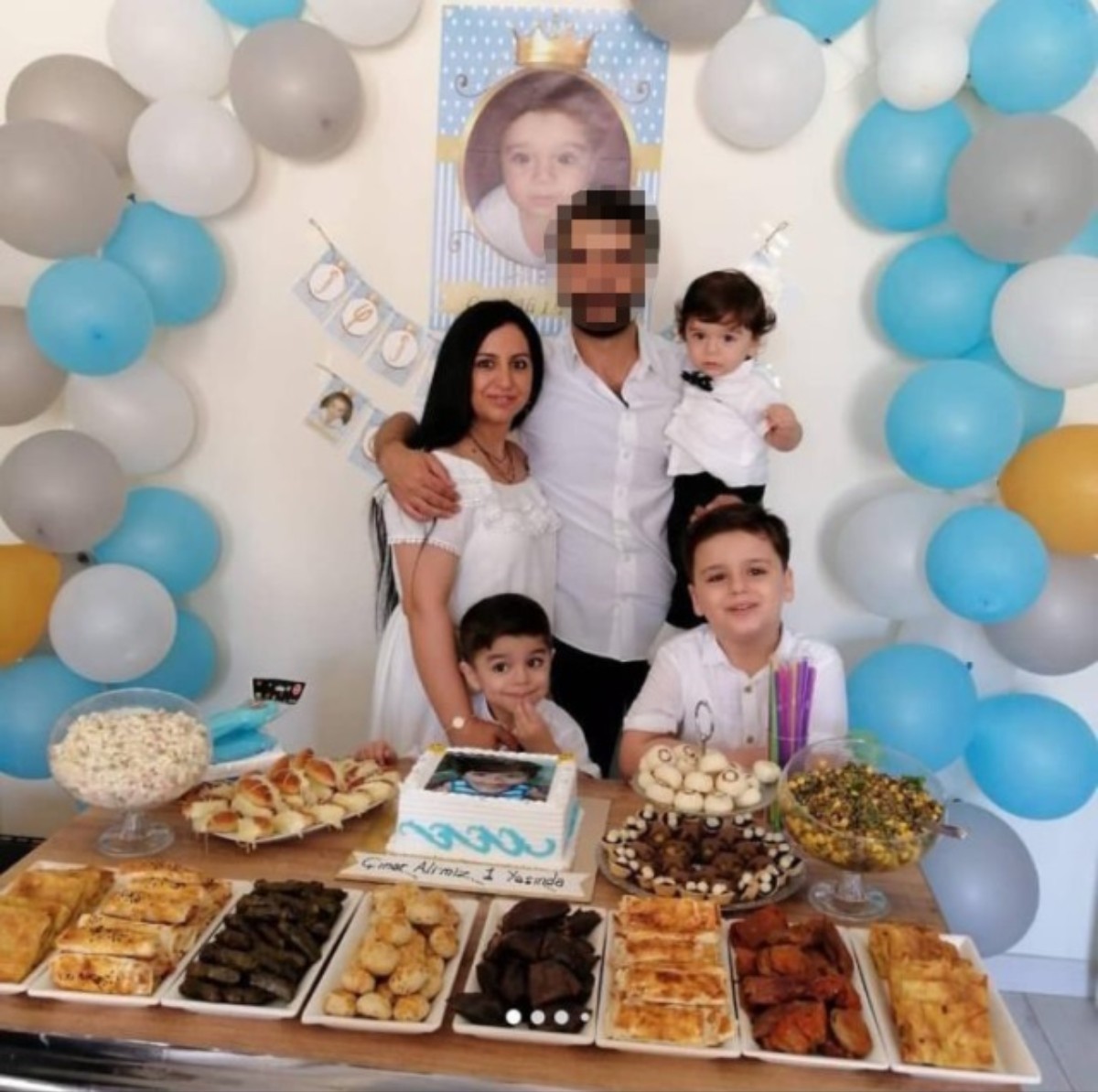 Eşini ve çocuklarını öldüren şahsın yatak odasından çıktı