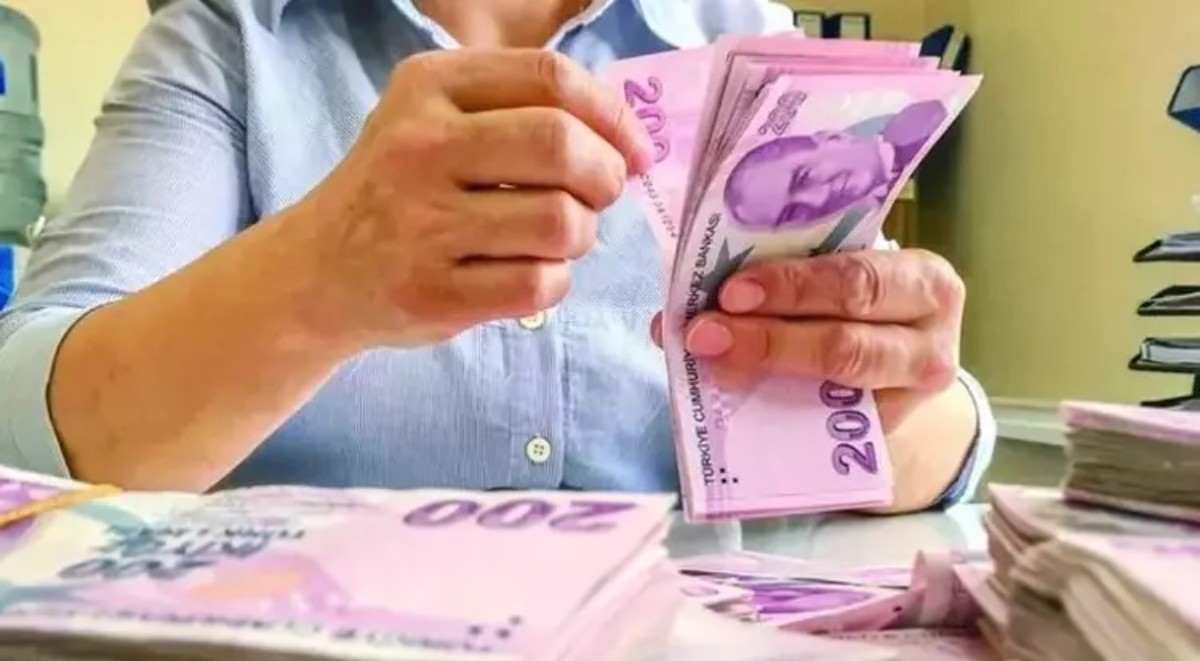 Ev hanımları artık emekli maaşı alacak