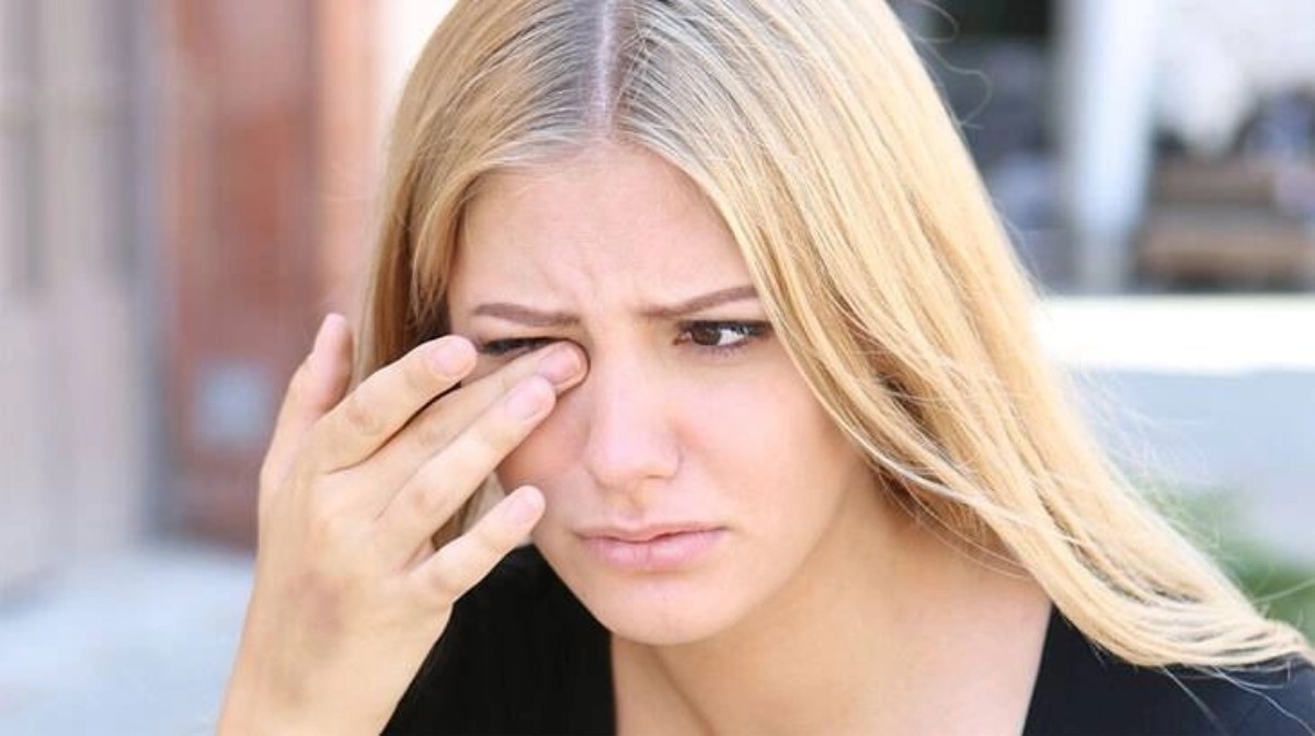 Gün içinde gözünüz kaşınıyorsa aman dikkat! 15-25 yaş arasını yakalayan hastalık ortaya çıktı