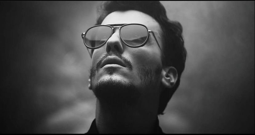 Yabani'nin Yıldız Oyuncusu: Bertan Asllani Kimdir? Müzikten Oyunculuğa Çok Yönlü Bir Sanatçı