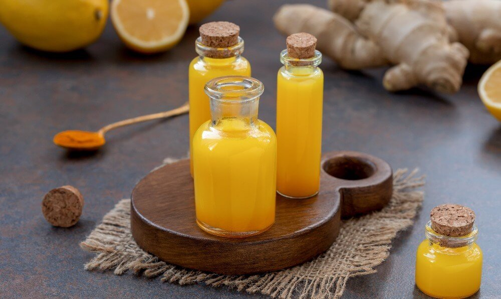 Zencefil Shot Tarifi: Taze Zencefil, Limon ve Diğer Malzemelerle Yapılan Sağlık İksiri