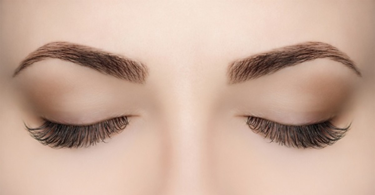 Kaş ve kirpikler için 10 doğal yol