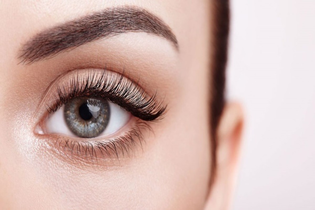 Kaş ve kirpikler için 10 doğal yol
