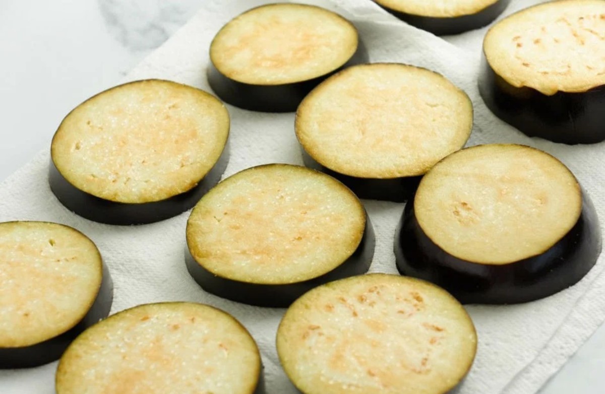 Yağ çekmeden patlıcan kızartmanın tüyoları