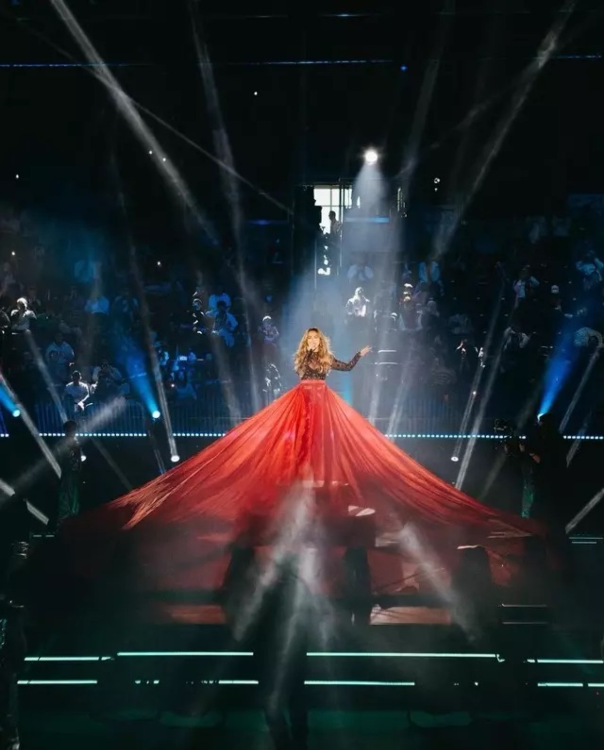 Hadise, 'Bebe' polemiğine son noktayı koydu