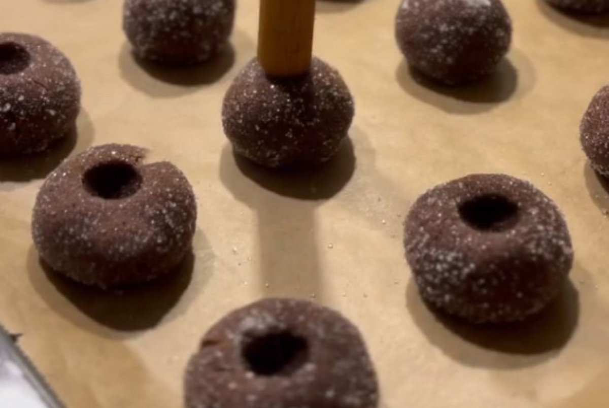 Çay saatlerinin vazgeçilmezi: Çikolatalı Elmas Kurabiye tarifi