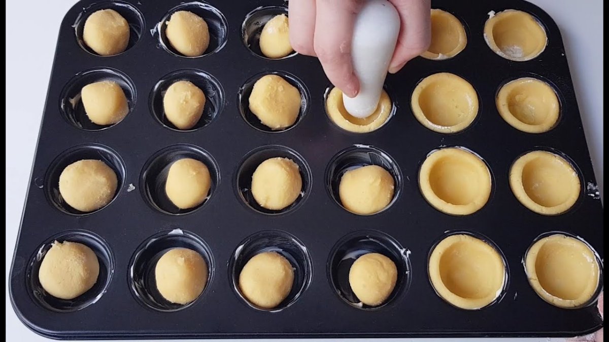 Pastane usulü Tartolet tarifi: Krema ve meyve ile hazırlanan davet sofralarınızın yıldızı olacak bir tatlı!