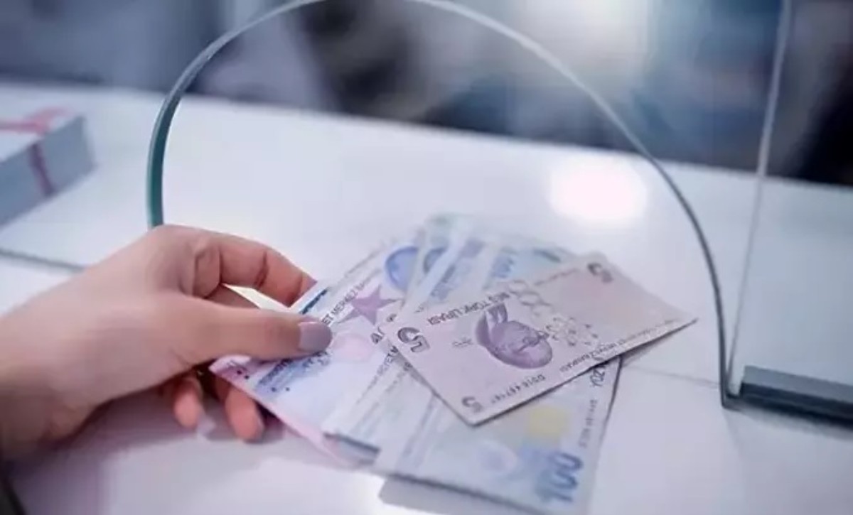 Kıyıda köşede birikmiş parası olan yaşadı! O banka tam 24 bin TL'yi koşulsuz şartsız elinize sayacak