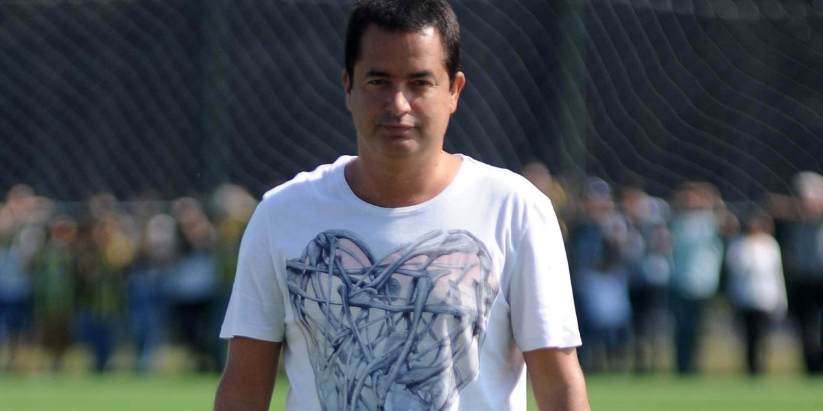 Televizyon yapımcısı ve iş insanı Acun Ilıcalı, Hull City