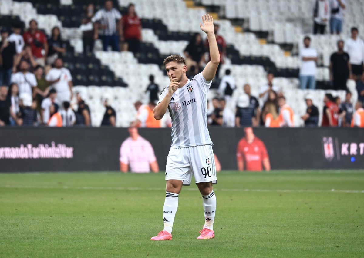 genç futbolcu icardi'yi geçti