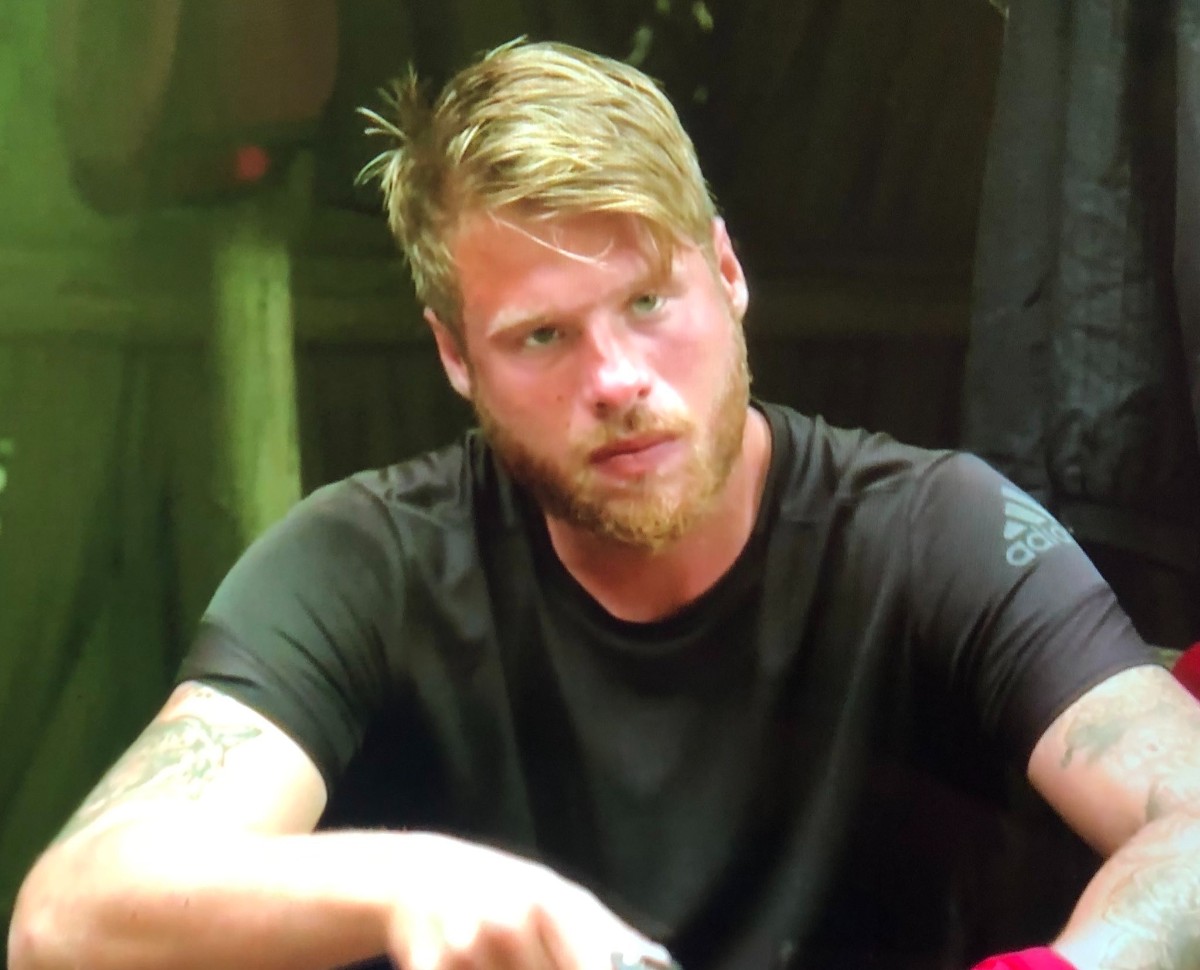 Gizem Memiç ve Yunus Emre'nin Yakın Teması Sosyal Medyayı Salladı